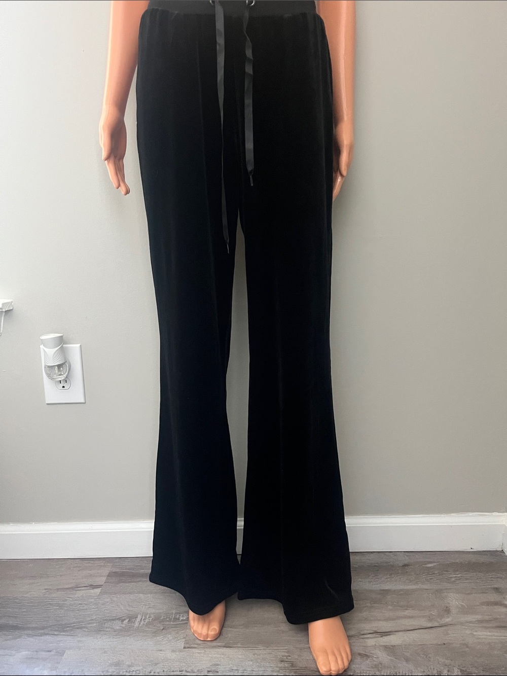 ‼️NEW‼️Dolls Kill X Unholy Women's Black Velvet Wide-Leg Pants Medium